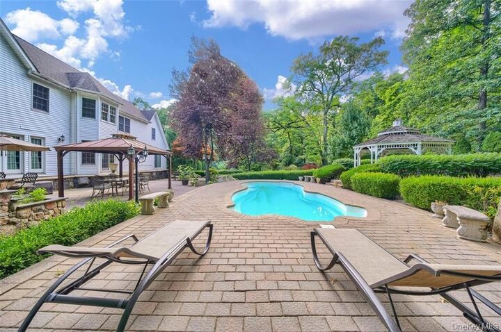 Property Photo:  5 Dunderberg Road  NY 10986 