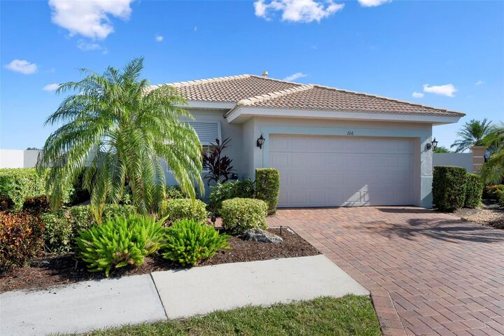 Property Photo: 106 Mestre Place FL 34275
