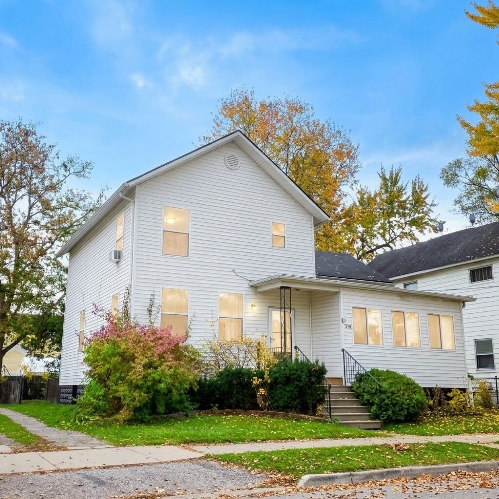 Property Photo:  914 N Grant Street  MI 48708 