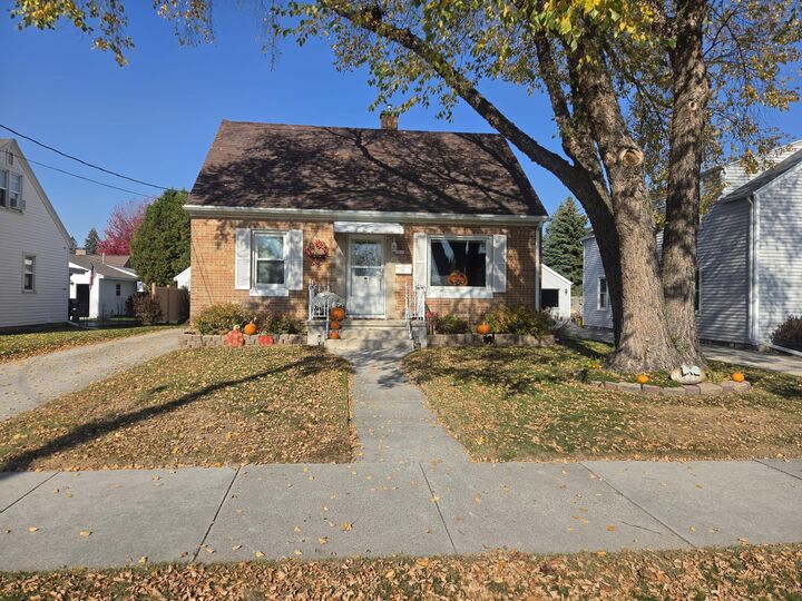 Property Photo: 1826 Belmont St WI 54220