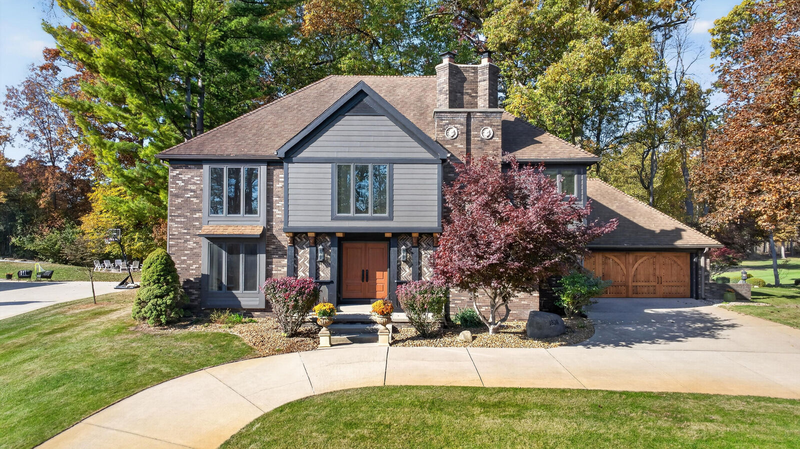 Property Photo: 1826 Lochmoor Boulevard MI 49201