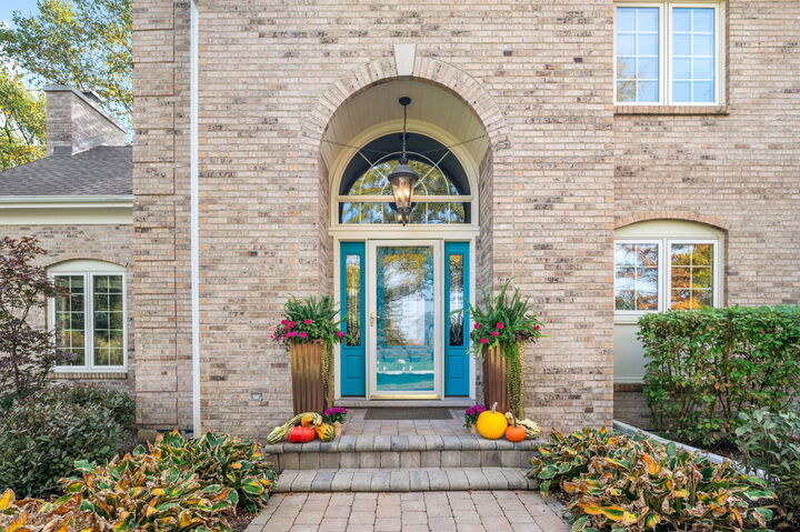 Property Photo:  1225 Barclay Circle  IL 60010 