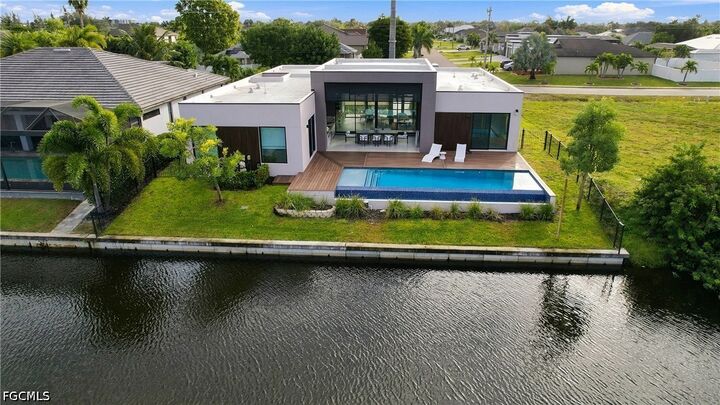 Property Photo:  2608 SW 20th Avenue  FL 33914 
