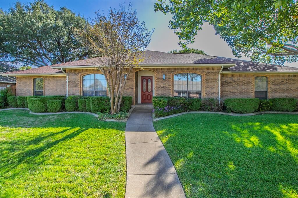 Property Photo:  618 Meadowbrooke Drive  TX 75137 