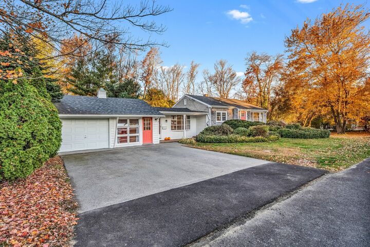 Property Photo:  7 Meaders Ln  MA 01952 