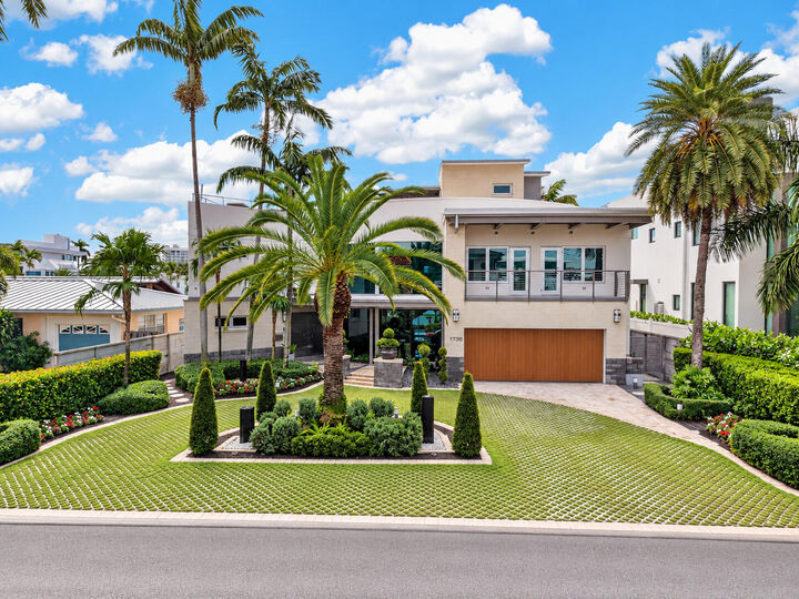 Property Photo:  1736 SE 13th Street  FL 33316 