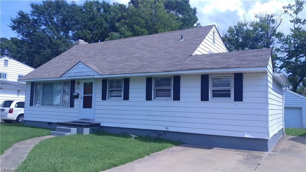 Property Photo: 1229 River Oaks Dr VA 23502