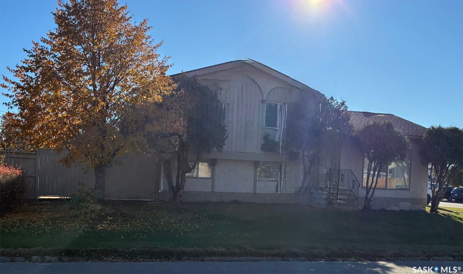 Property Photo: 302 2nd Street W SK S9X 1E4
