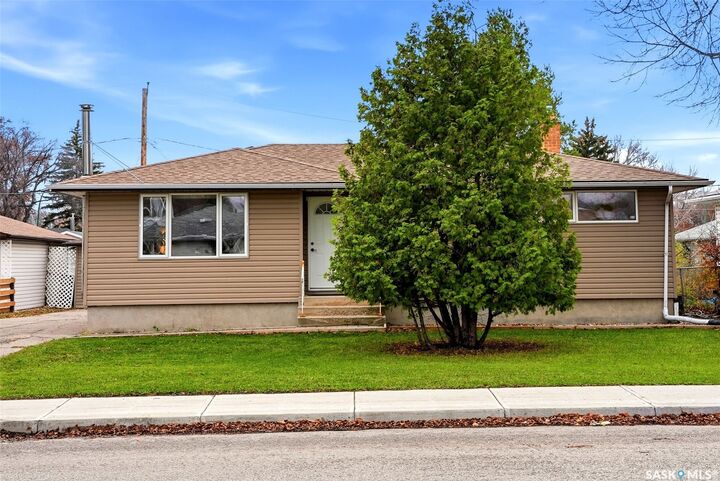 Property Photo:  125 Stapleford Crescent  SK S4S 4S8 