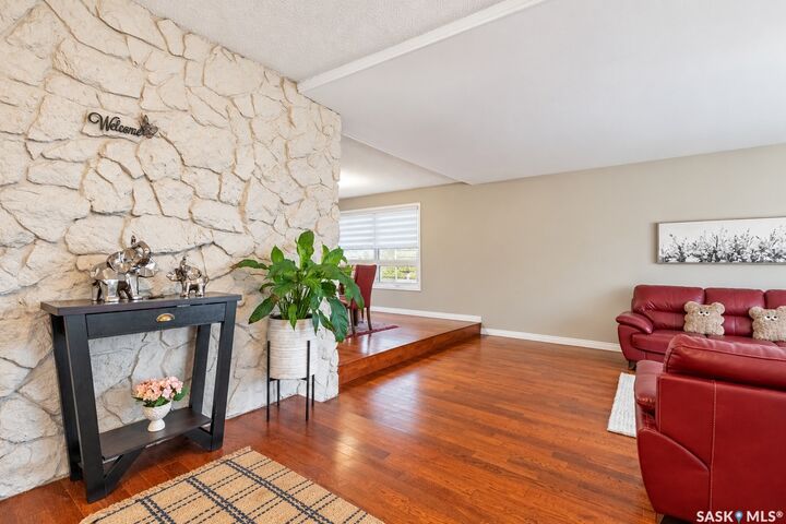 Property Photo:  118 Michener Drive  SK S4V 0G8 