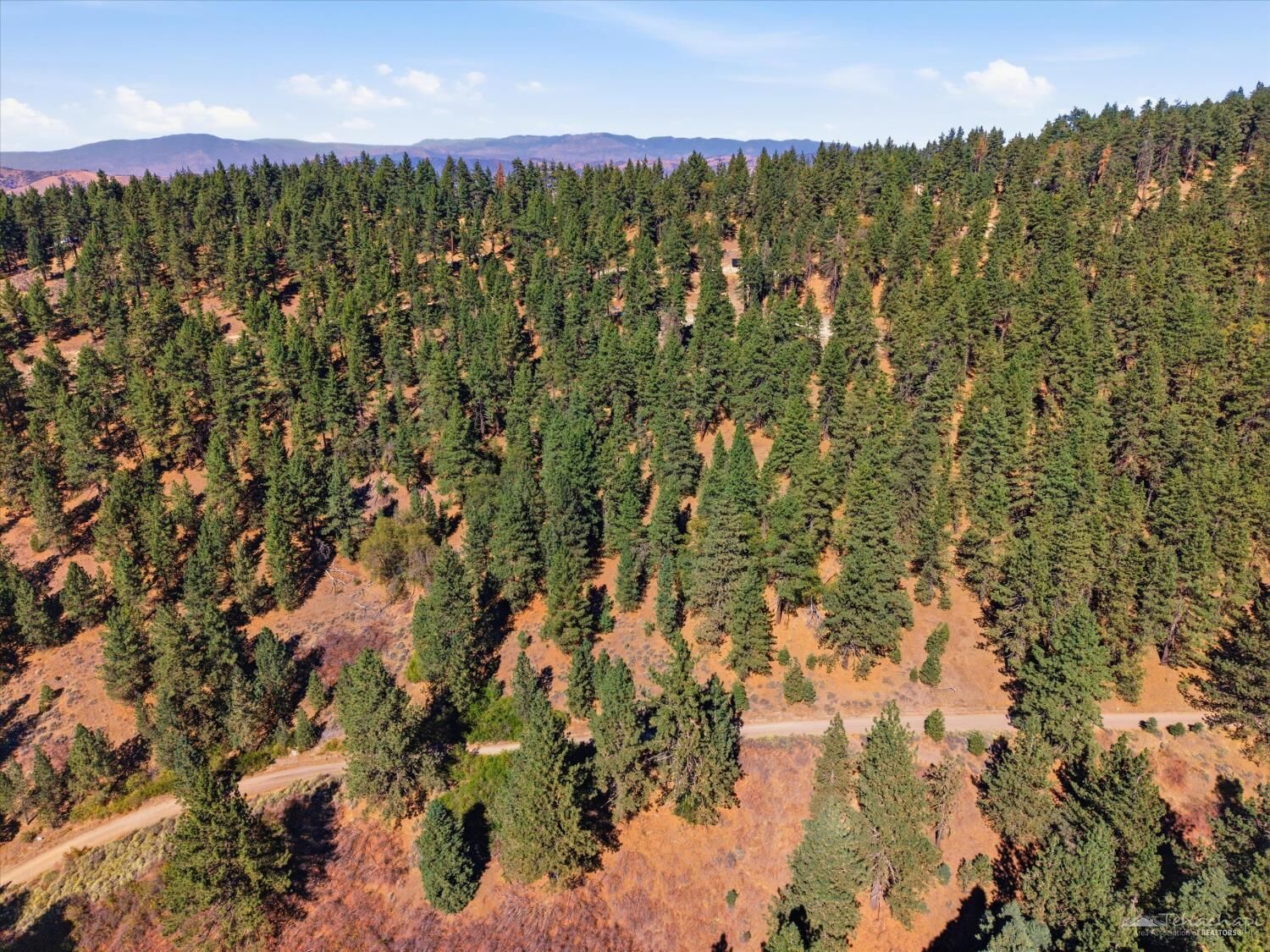 Property Photo: 16701 Matterhorn Dr CA 93561