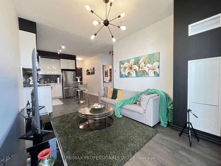 Property Photo:  39 Annie Craig Drive 1508  ON M8V 0H1 