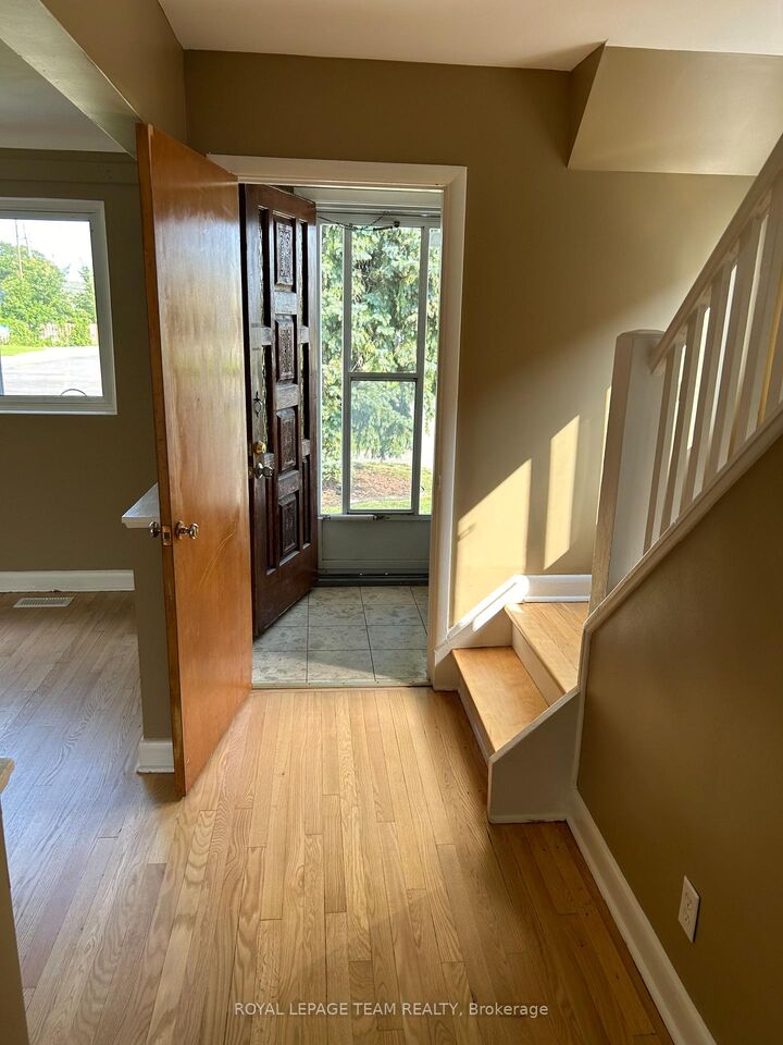 Property Photo:  2644 Alta Vista Drive  ON K1V 7T2 