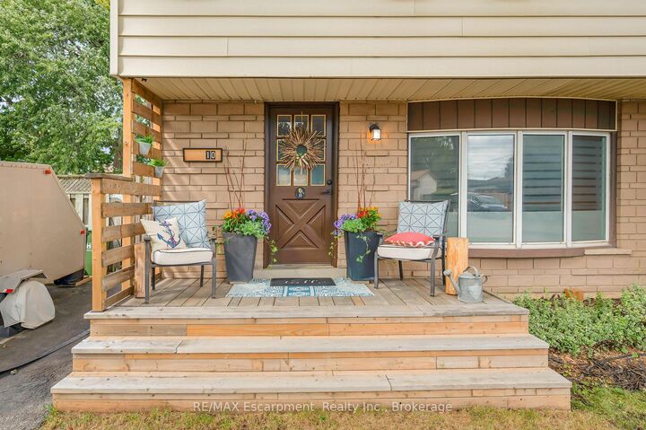 Property Photo:  10 Goldfinch Road  ON L9A 3W7 