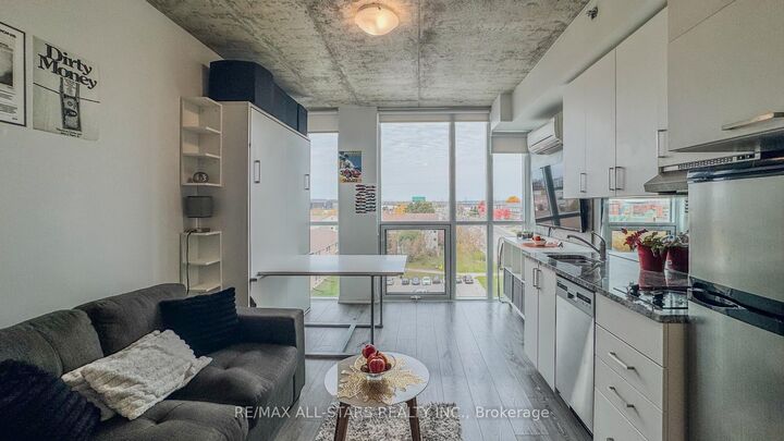Property Photo:  1900 Simcoe Street N 727  ON L1G 4Y3 