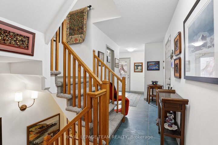 Property Photo:  11 Craftsman Private  ON K1Y 4W9 