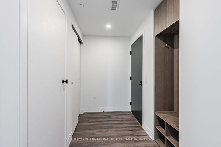 Property Photo:  15 Assembly Lane 905  ON M6H 0H3 