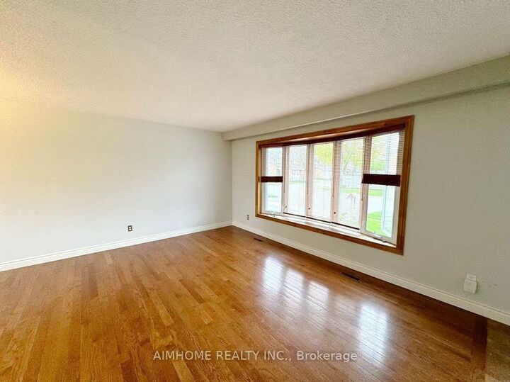 Property Photo:  1597 Newlands Crescent  ON L7M 1P2 