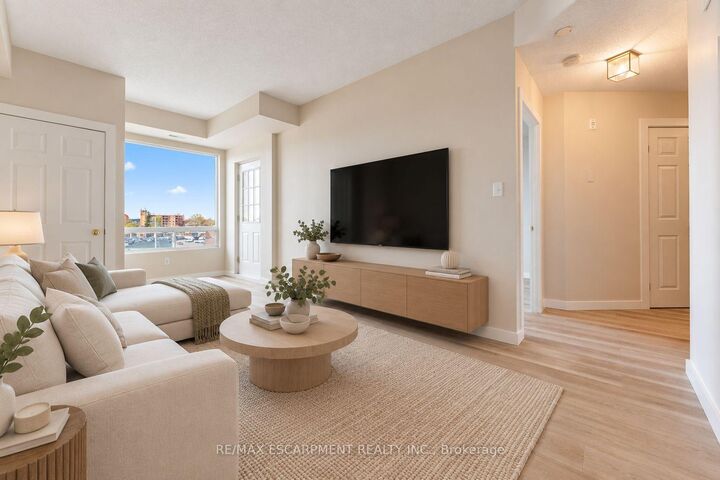 Property Photo: 32 Tannery Street 608 ON L5M 6T6