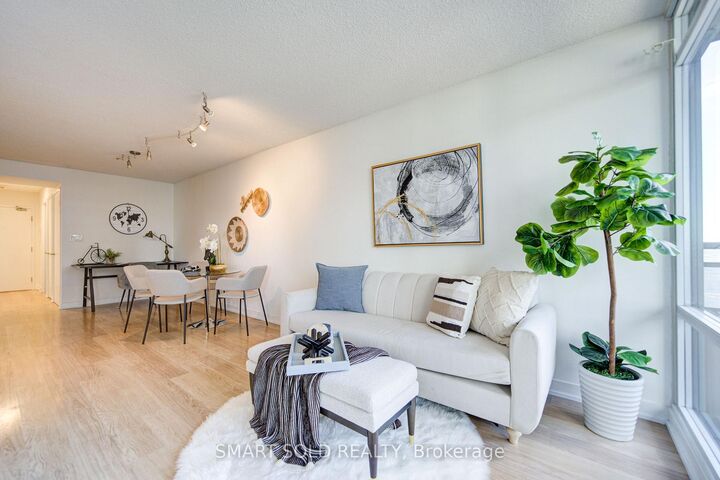 Property Photo: 4K Spadina Avenue 1121 ON M5V 3Y9