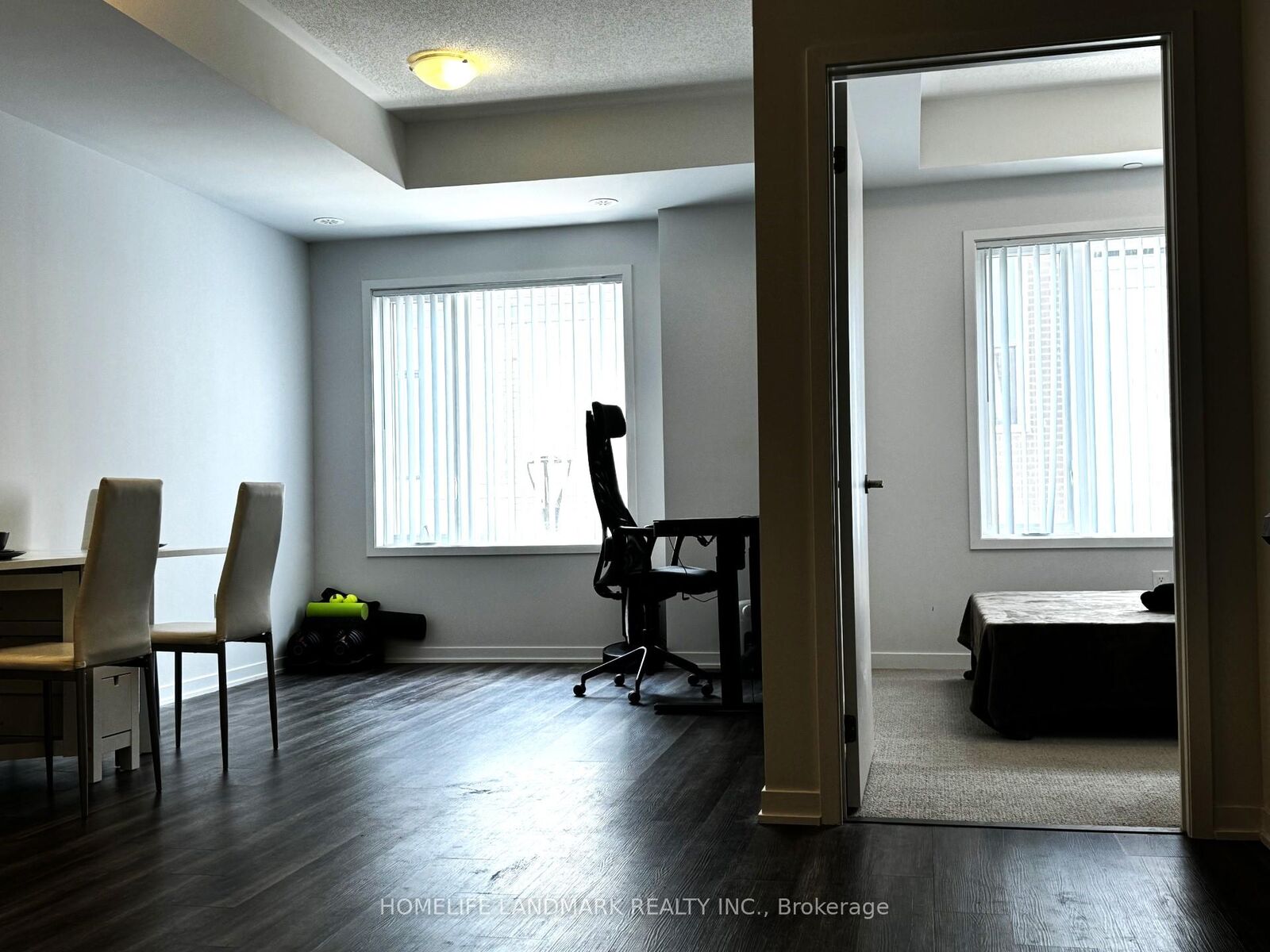 Property Photo: 260 Twelfth Street 17 ON M8V 0J6
