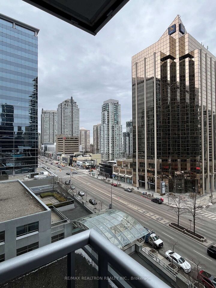 Property Photo:  4968 Yonge Street 909  ON M2N 7G9 