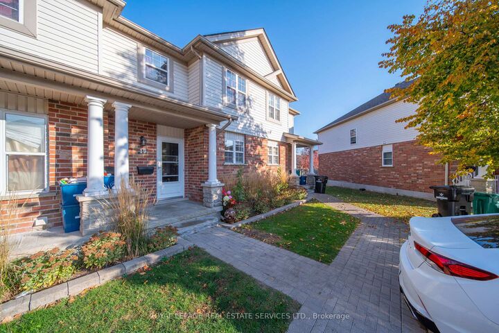 Property Photo: 400 Wilson Avenue 19 ON N2C 2S1