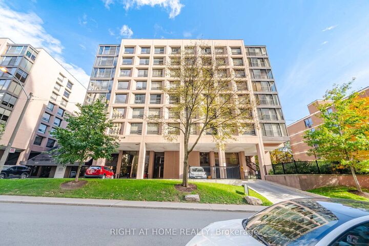Property Photo:  447 Walmer Road 307  ON M5P 2X9 
