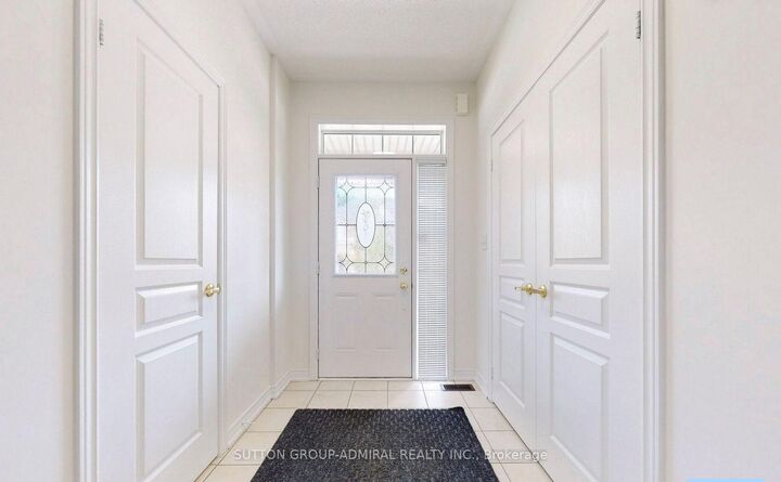 Property Photo: 5594 Meadowcrest Avenue ON L5M 0N1