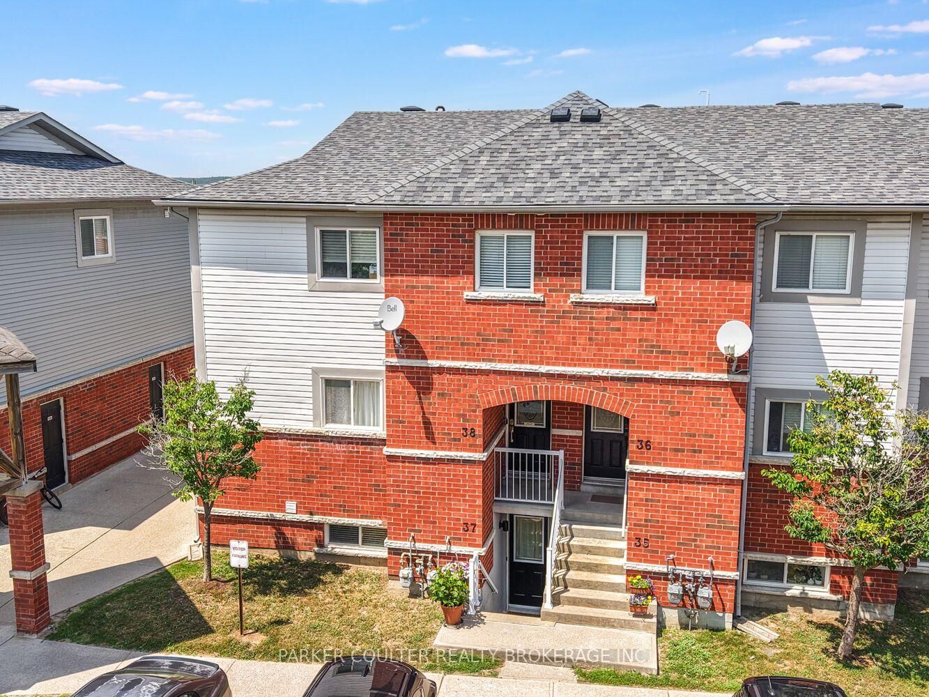 Property Photo:  241 Ferndale Drive S 37  ON L4N 0T6 