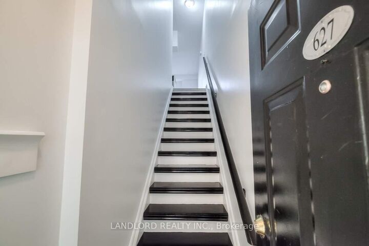 Property Photo:  38 Stadium Road 627  ON M5V 3P4 