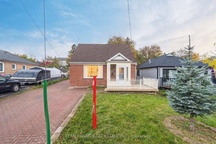 Property Photo:  8 Berry Creek Drive  ON M9W 3Z9 