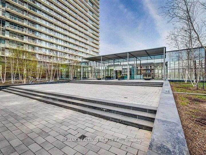 Property Photo: 105 The Queensway Avenue 614 ON M6S 5B5