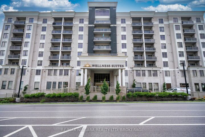 Property Photo:  5698 Main Street 814  ON L2G 5Z4 