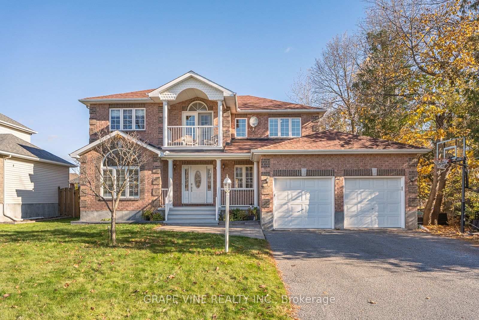 Property Photo: 45 Basswood Avenue ON K2S 1X3