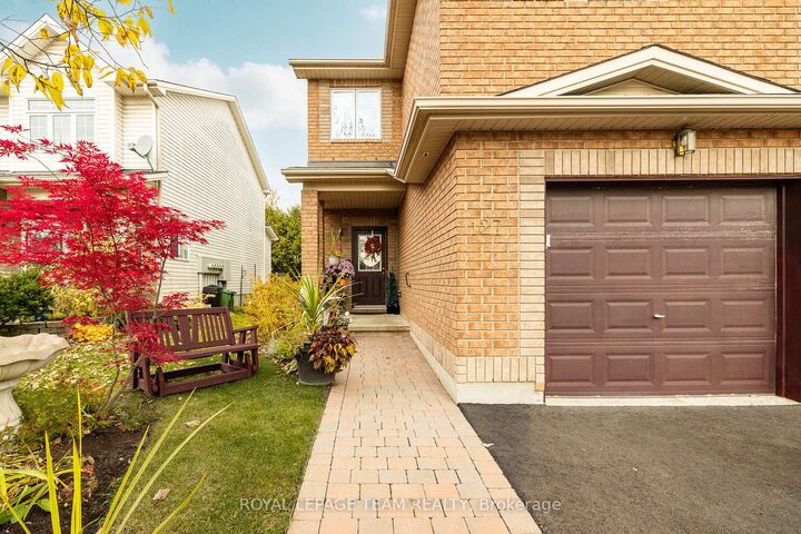 Property Photo:  127 Kinross Private  ON K2K 3P9 