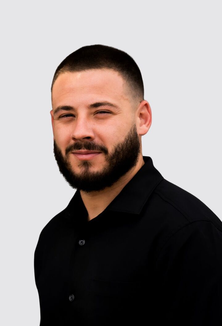 Joshua Hernandez, Real Estate Salesperson in Miami, World Connection