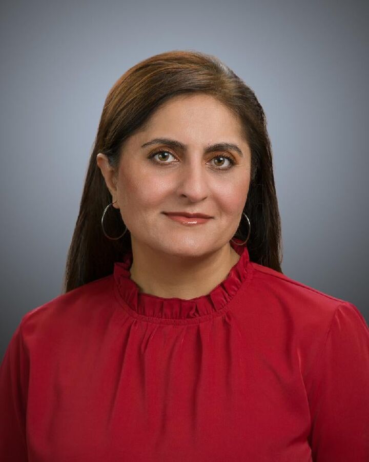 Isma Tanveer,  in Shreveport, Elite