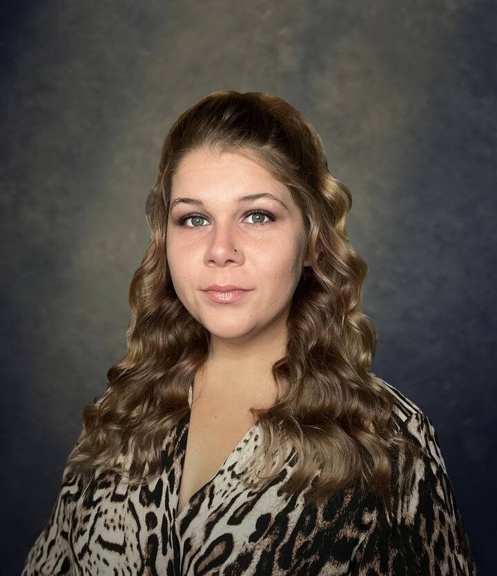 Kayla Fenton, Real Estate Salesperson in Grand Blanc, Signature Realty