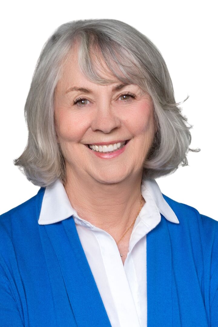 Linda Roberts, Real Estate Salesperson in Shelbyville, Heritage Group