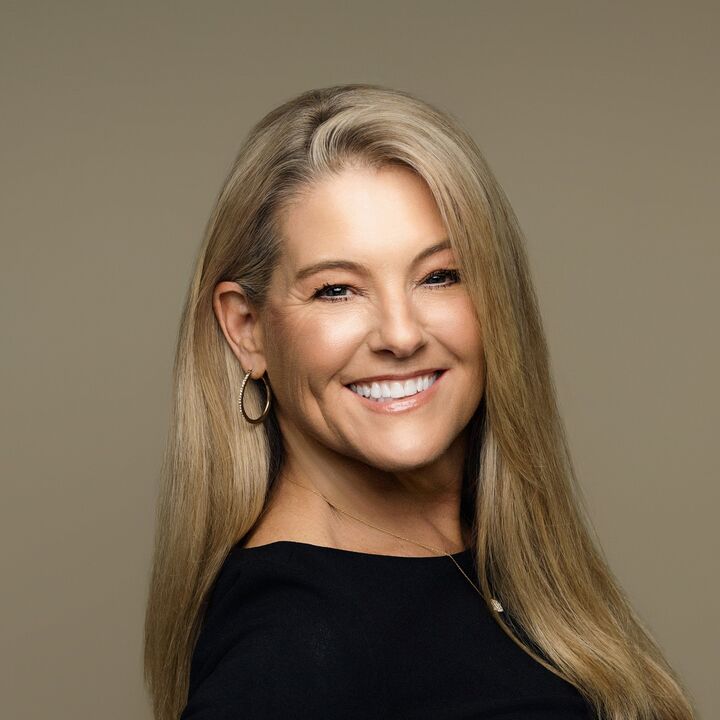 Kerri Frye, Real Estate Broker in Bloomington, Scheetz