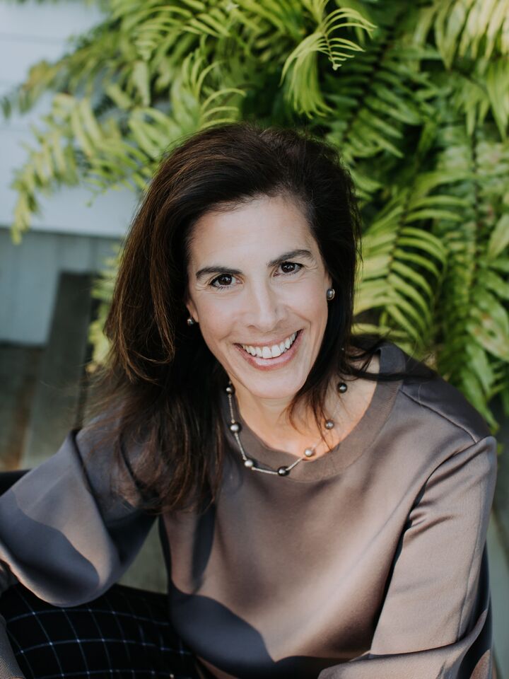 Susan Andrade Bistline, Real Estate Salesperson in Newport, Gustave White