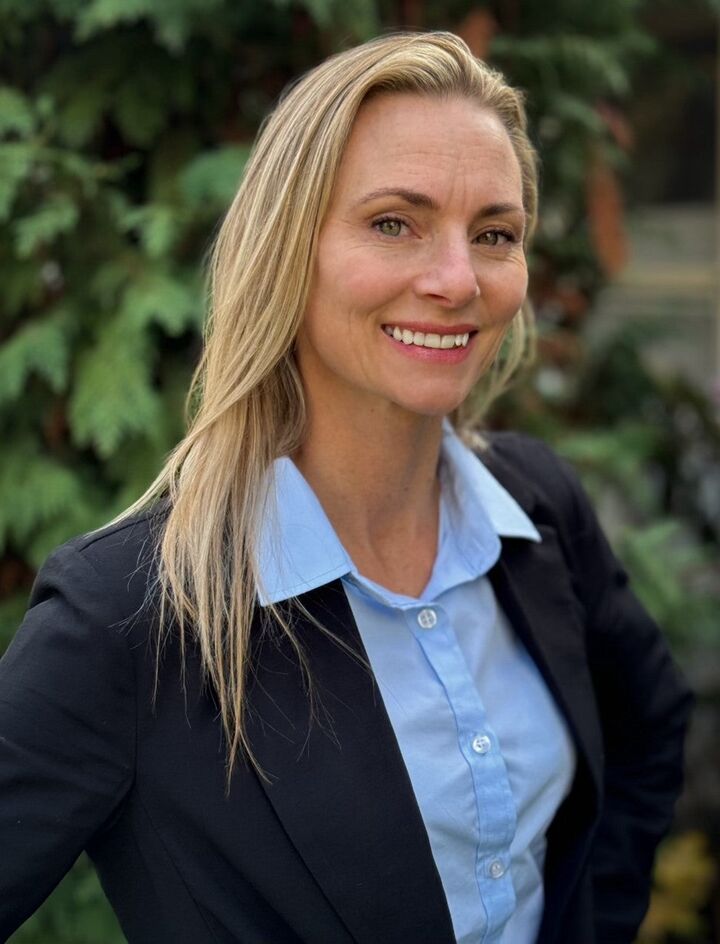 Jennifer Colegrove, Real Estate Broker in Medford, Professional Group