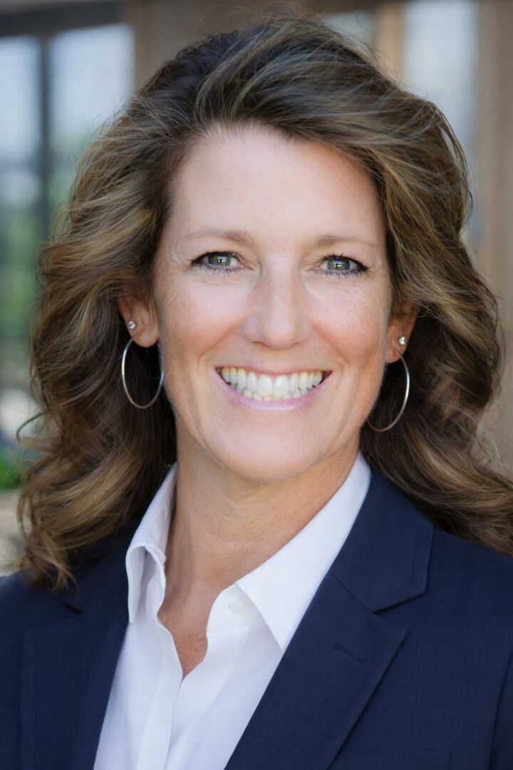 Liz Dobyns, Realtor/Broker in Bellevue, Windermere