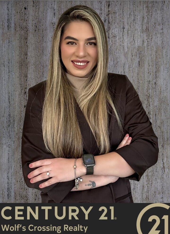Adriana Ponce, Real Estate Salesperson in Saint Cloud, Wolf's Crossing Realty