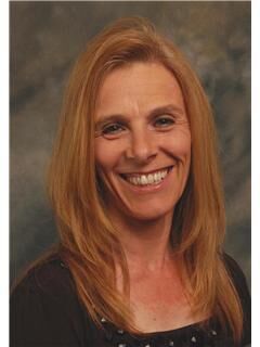 Jennifer Picard, Real Estate Salesperson in South Hadley, ERA M. Connie Laplante Real Estate