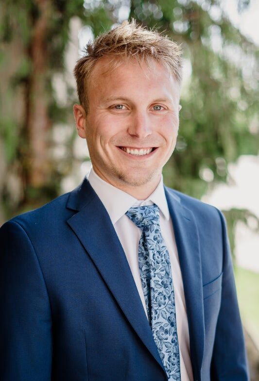 Ryan Neal, Real Estate Broker in Kennewick, Tomlinson