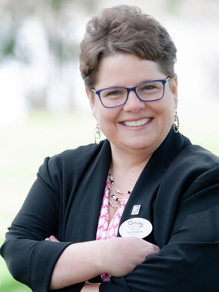 Lori Rubley, Real Estate Salesperson in Hillsdale, Affiliated