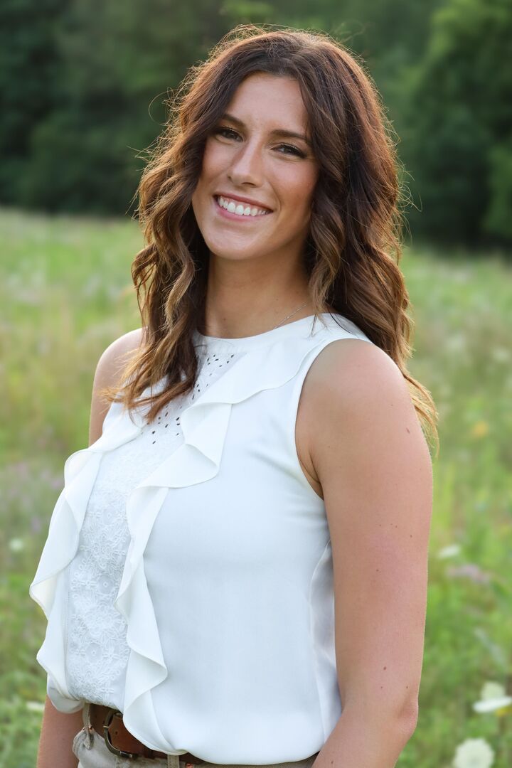 Erin Wixom, Real Estate Salesperson in Allegan, Sneller Real Estate
