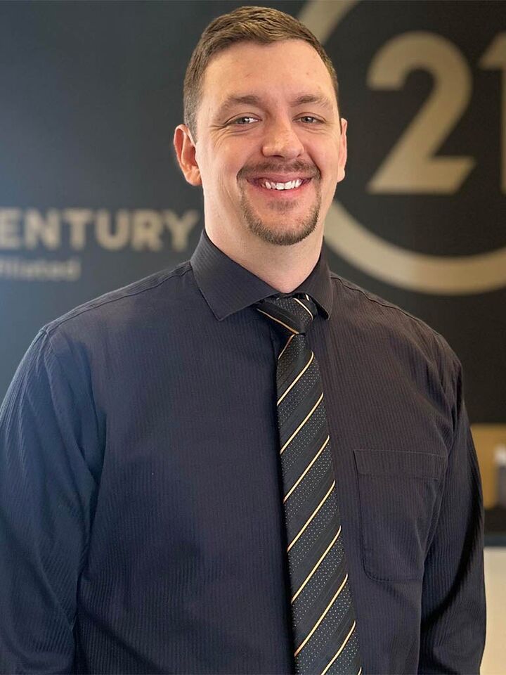 Derek Zokoe, Real Estate Salesperson in Grand Rapids, Affiliated